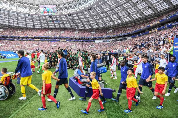 而是通过不 而是通过不