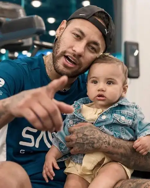 姆贝乌莫选 姆贝乌莫选